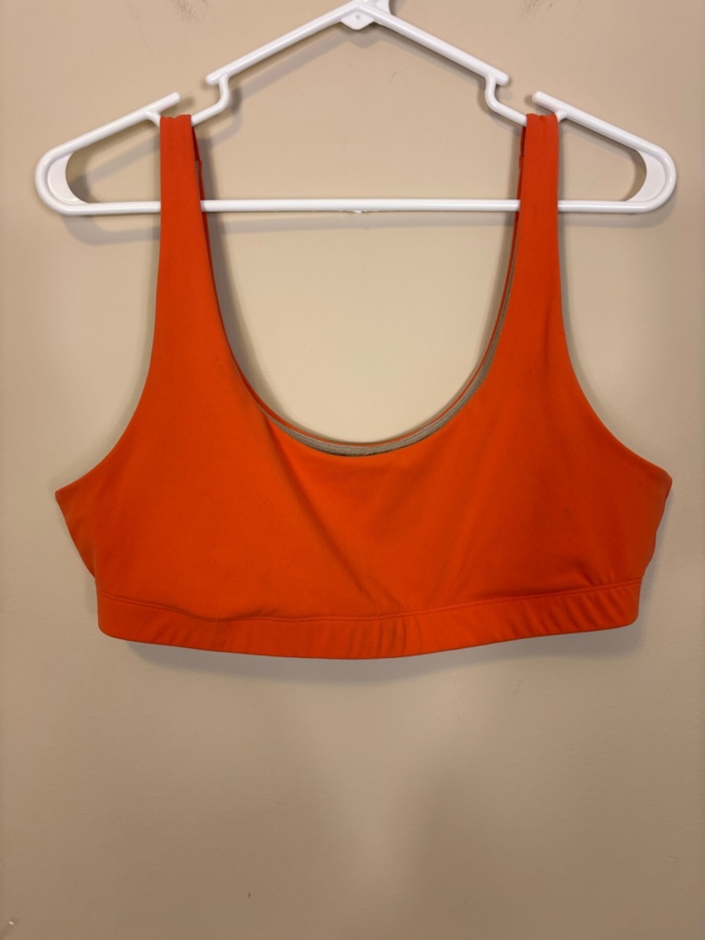 Vuori Bright Orange Scoop Sports Bra Women’s XL